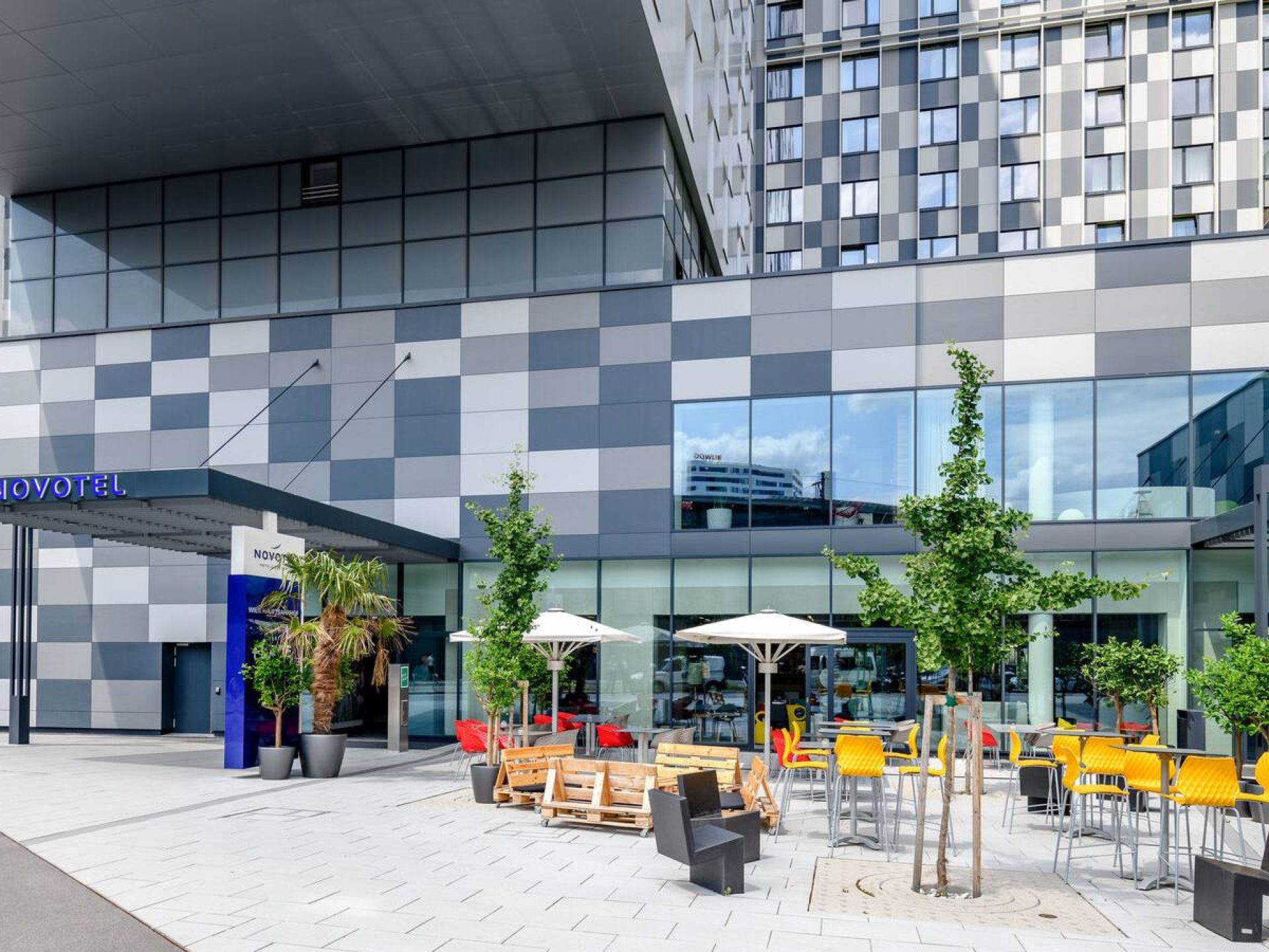 Novotel_Außenansicht